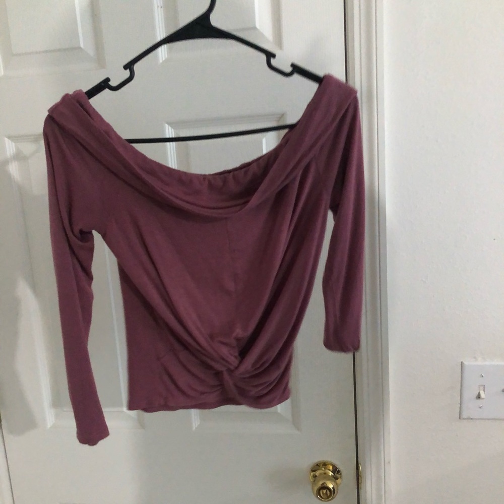 cute off the shoulder shirt -cropped